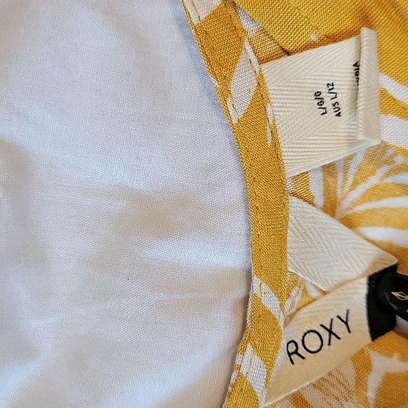 Roxy womens Mineral Yellow Floral Ruffle strap blouse size large - Picture 5 of 12
